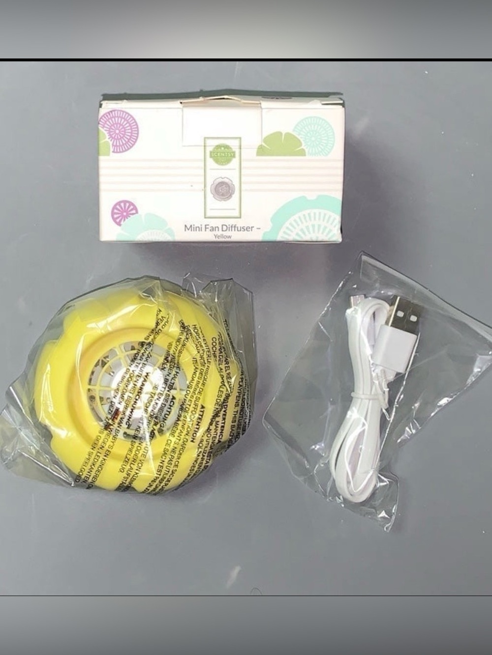 Scentsy Mini Fan Diffuser — YELLOW ( DISCONTINUED )